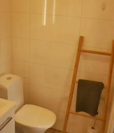 Nyrenovert Med Gratis Parkering Διαμέρισμα Leknes