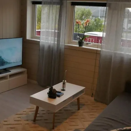 Nyrenovert Med Gratis Parkering Leknes